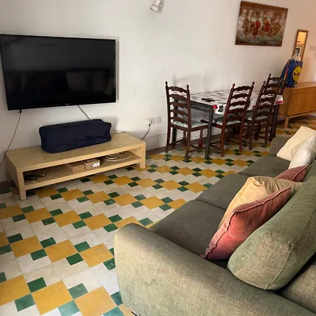Arantza House سليمة